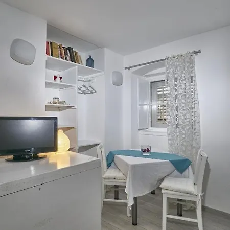 Old Town Finest Apartment