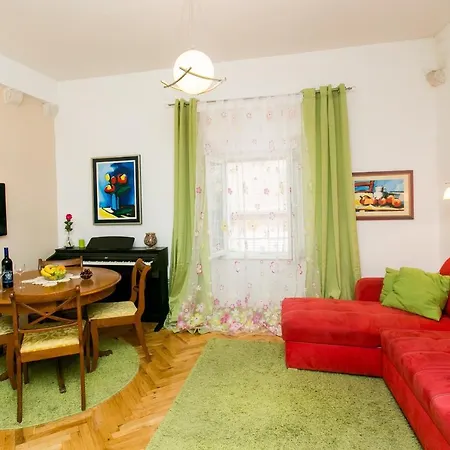 Old Town Finest Apartment